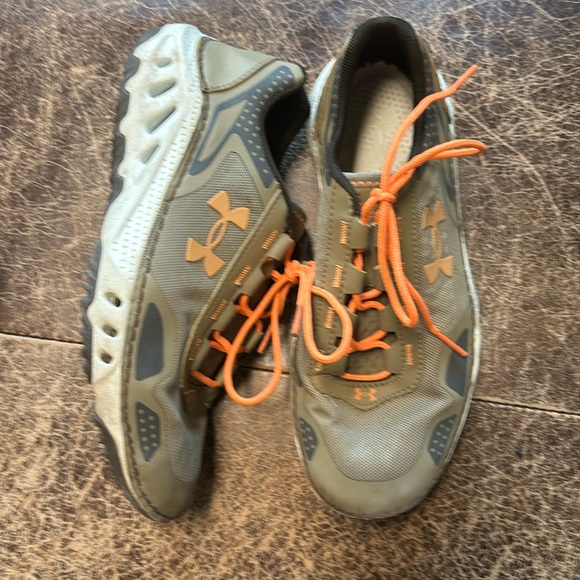 Under Armour Water Shoes in EUC - Picture 1 of 5